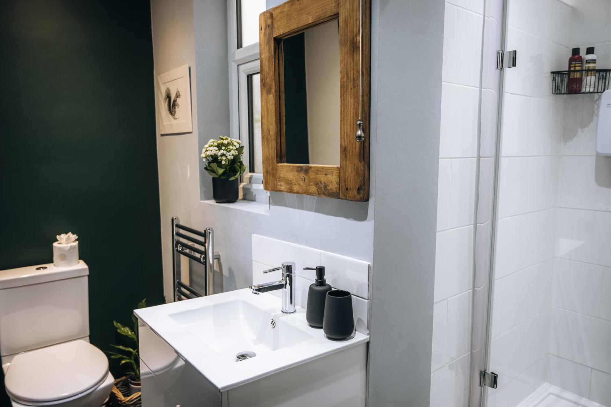 The Bolt Hole - Stratford Upon Avon - Central - Free Offstreet Parking - 2 Bed Luxury Apartment ภายนอก รูปภาพ